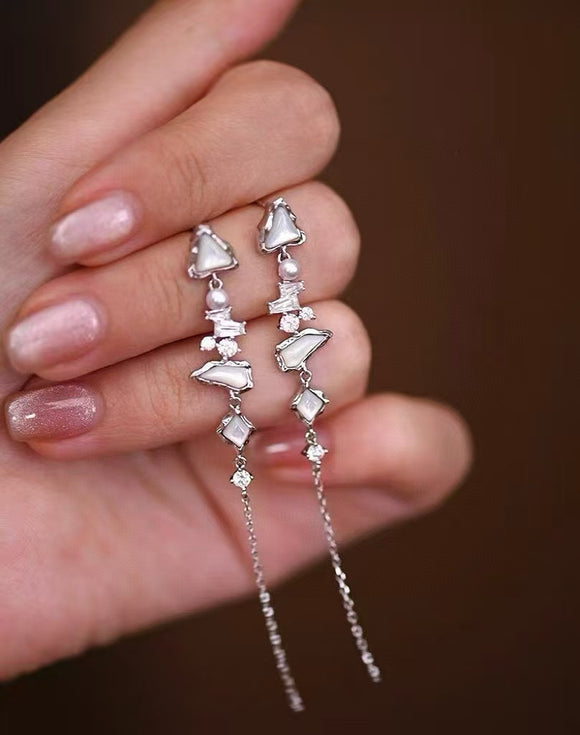 2025 wholesale 10 pairs cool style long dangle white pearl earrings