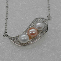 Lovely leaf & freshwater pearl pendant 45cm chain necklace white or mixed