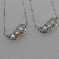 Lovely leaf & freshwater pearl pendant 45cm chain necklace white or mixed